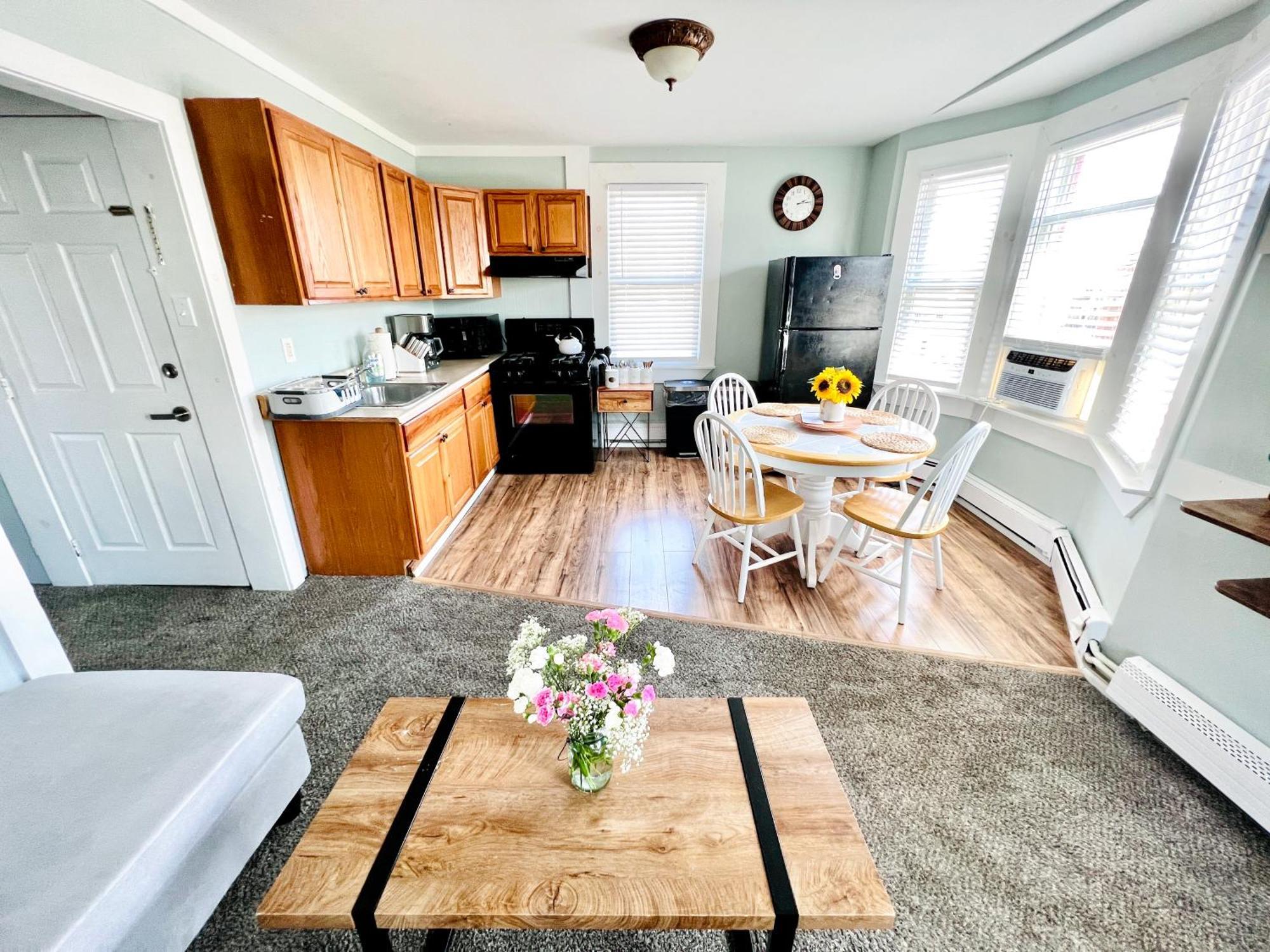 Entire Lovely 3 Bedroom, 2 Bathroom Apartment! 1 Block To The Beach And Boardwalk! Wildwood Exterior foto